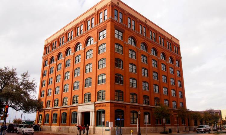 sixth floor museum at dealey plaza transportation