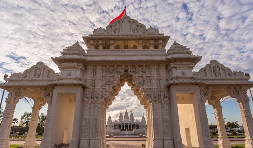 the baps hindu shrine gate in houston